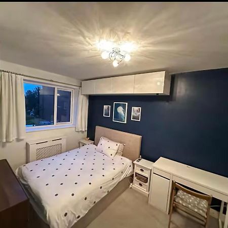 Room In Лондон Екстериор снимка
